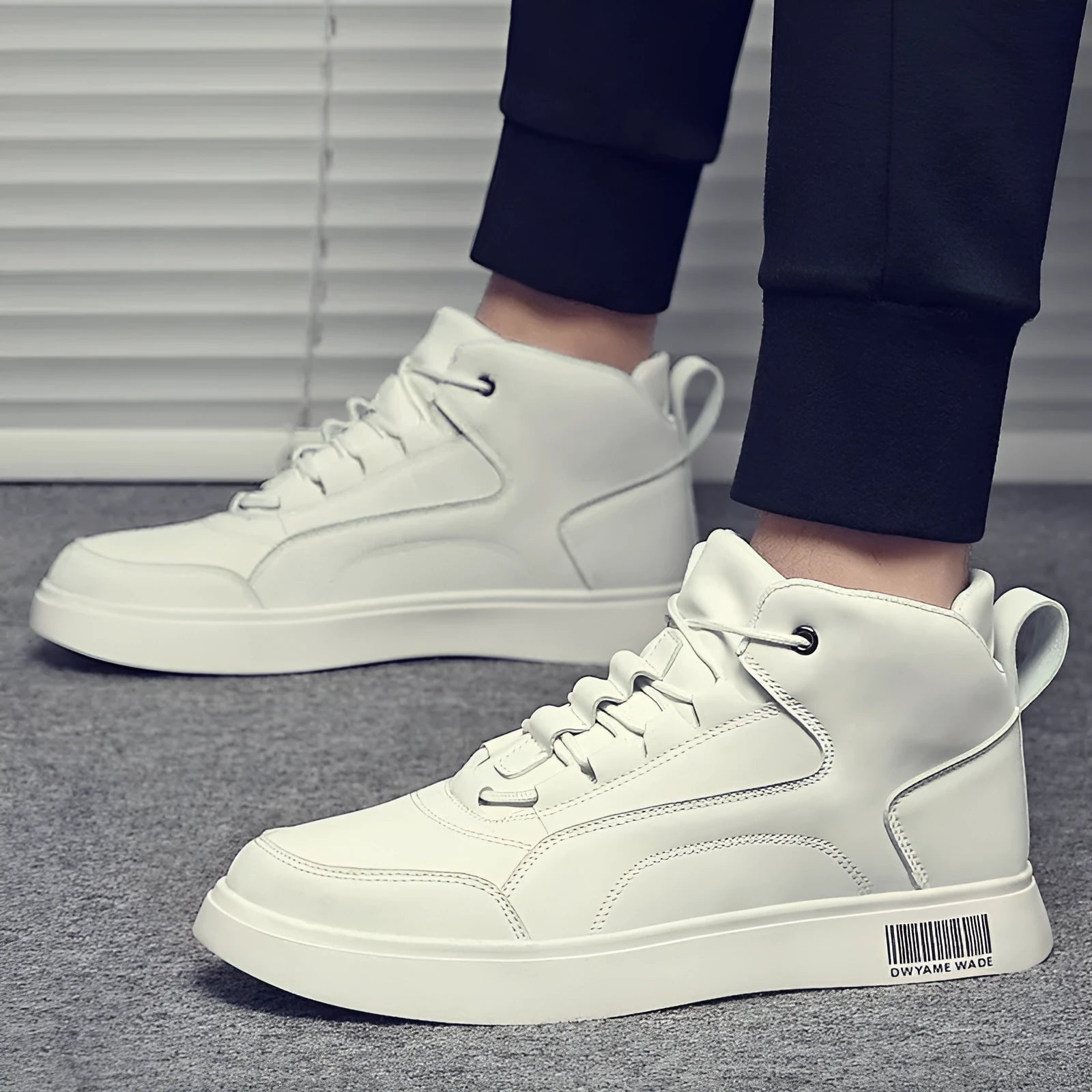 Men's white low-heel casual lace-up shoes with round toe and rubber sole.