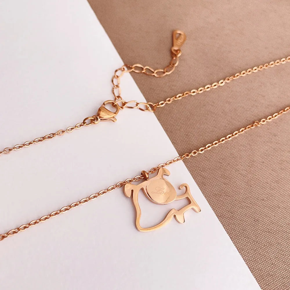 Rose gold titanium steel clavicle chain necklace with geometric line pattern and electroplated non-fade finish