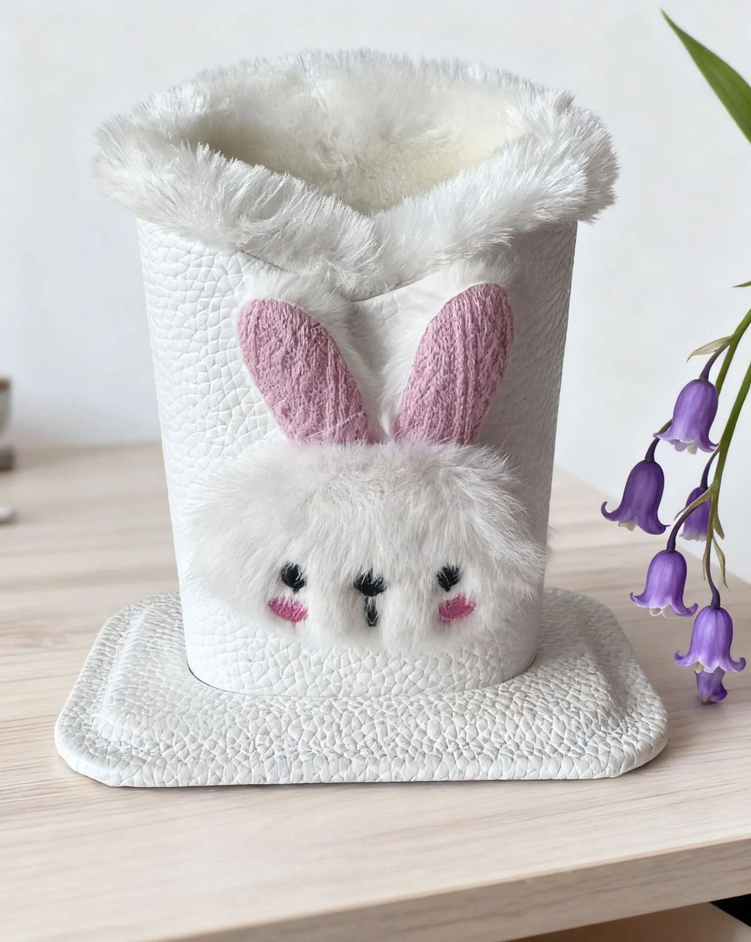 Nordic style fluffy cartoon desktop glasses storage bucket in leather with animal design, 11.6x8.1x12cm