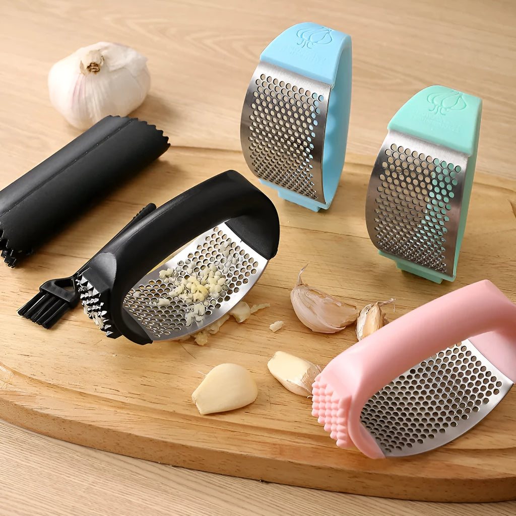 304 stainless steel garlic press with polypropylene handle in green colour