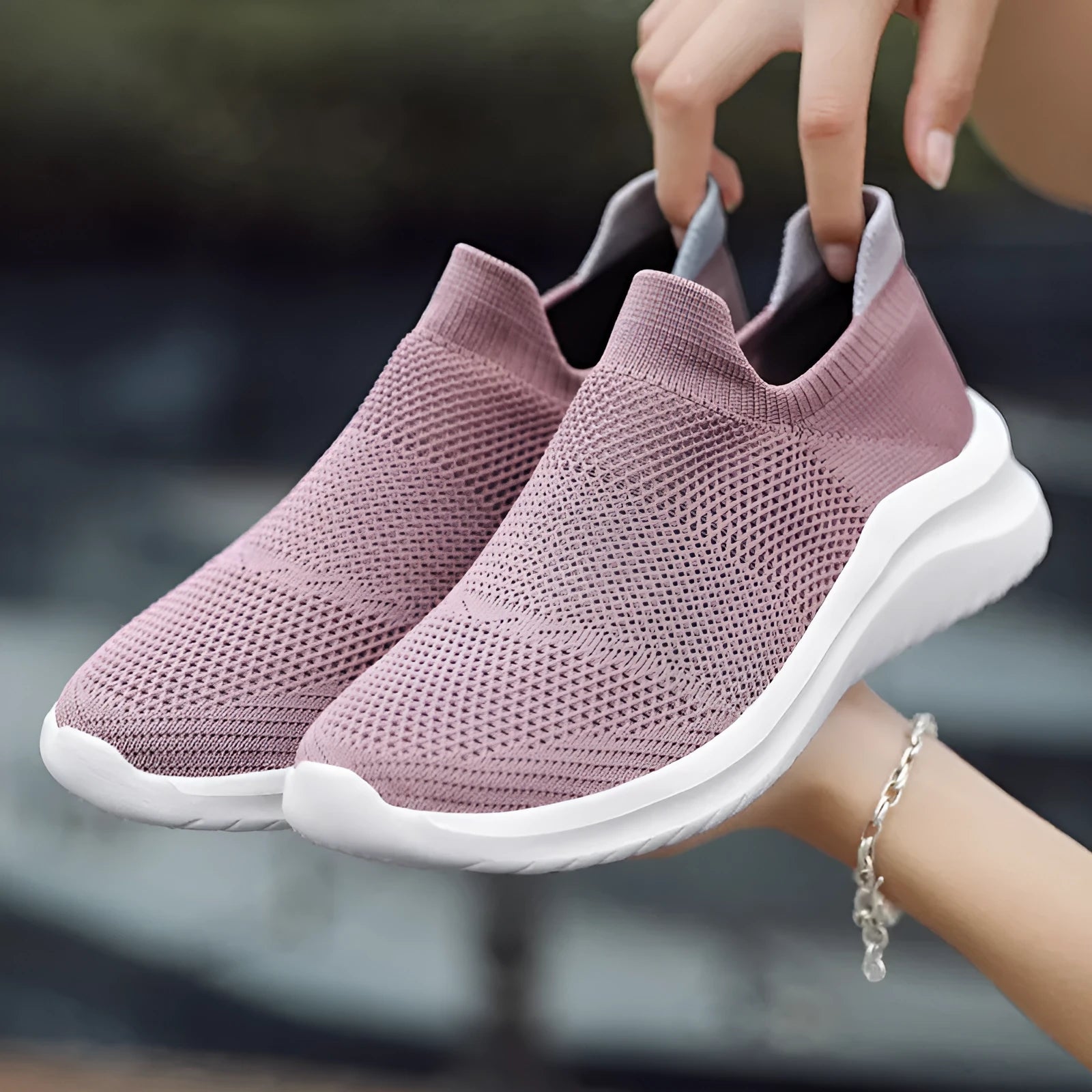Men's breathable mesh running shoes with MD sole, available in multiple colours, side view on white background