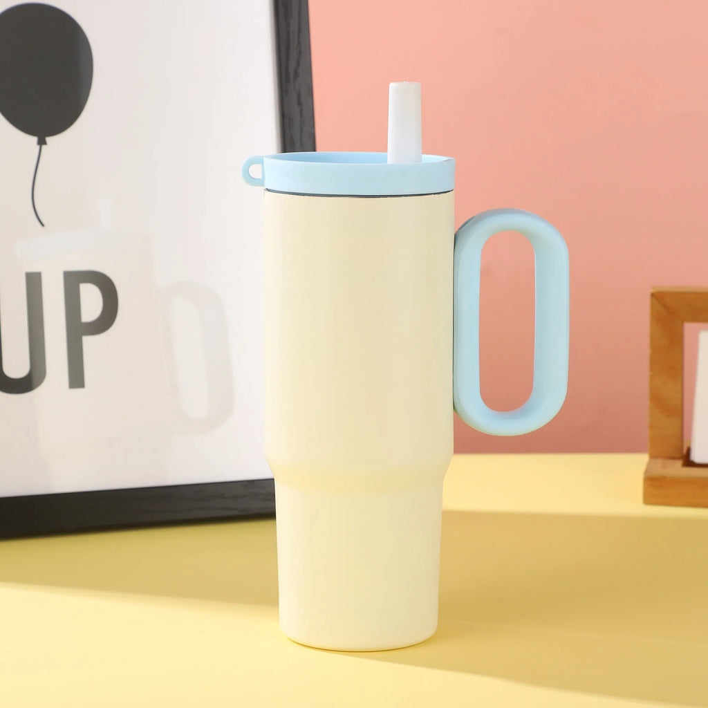 Insulated portable straw cup with handle and lid in choice of five colours