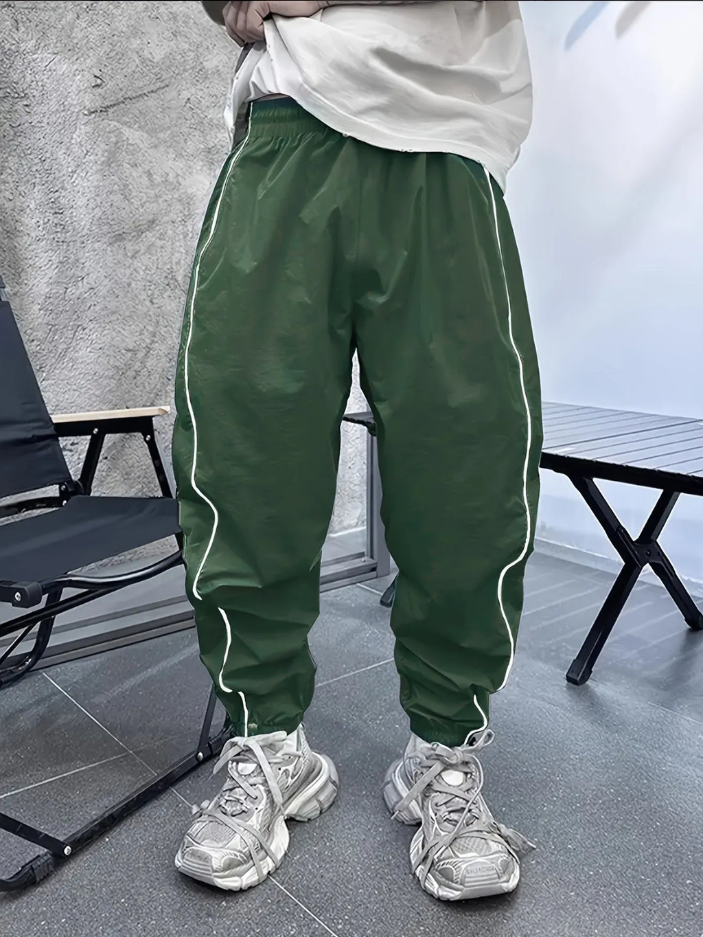 Men's bamboo fibre casual sports pants in loose cropped length with high elasticity