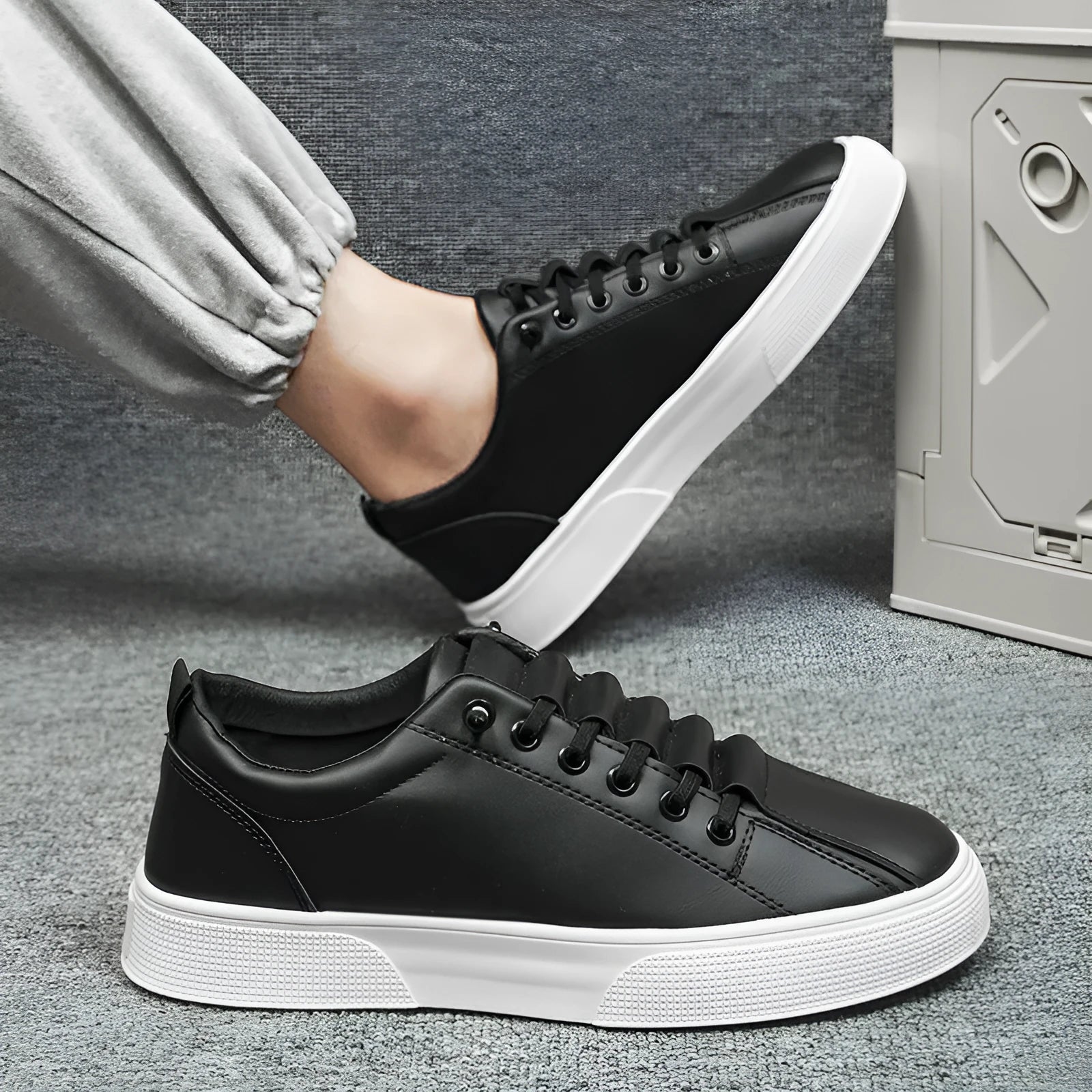 Men's low top mesh sports shoes, synthetic leather upper, ZJ106 black, flat heel, round toe