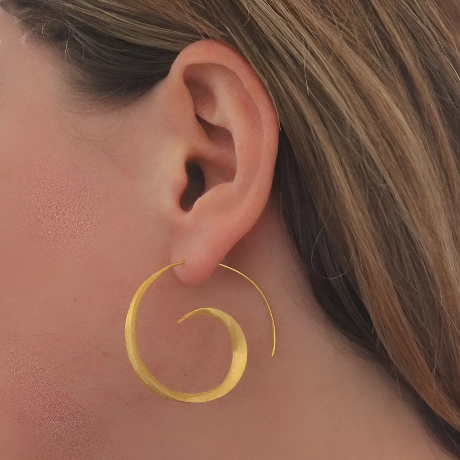 Gold alloy ear studs with round spiral leaf geometric design for women