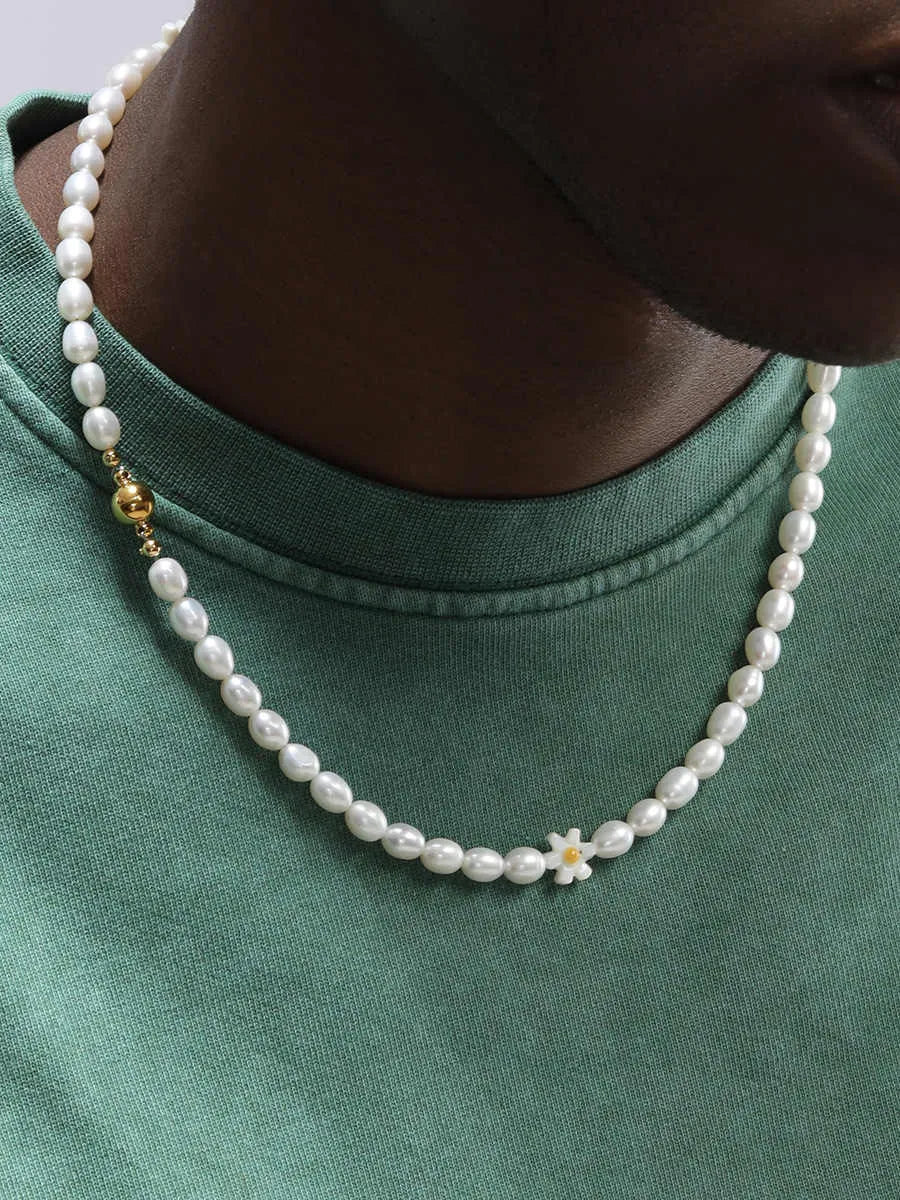Oval natural pearl necklace unisex with magnetic clasp Daisy style 45cm length