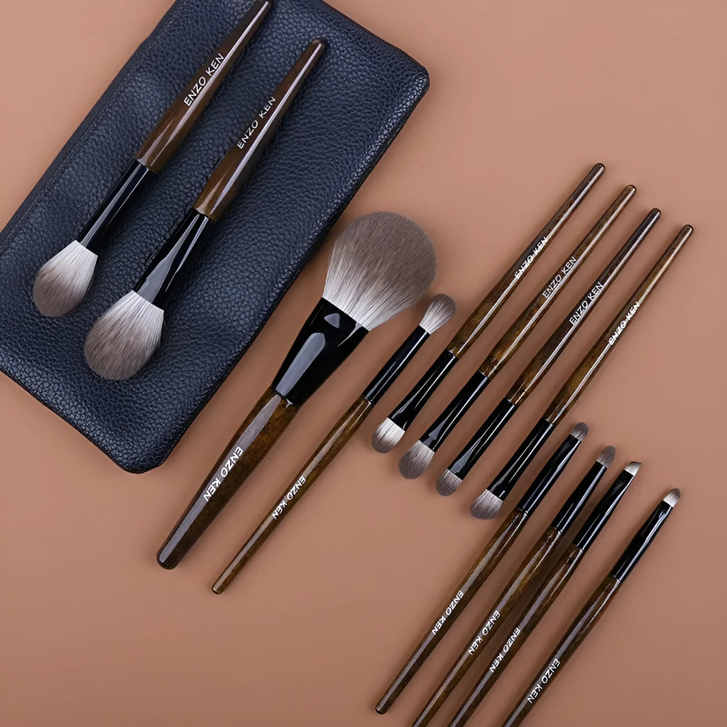 12-piece makeup brush set with wooden handles stored in black PU brush bag