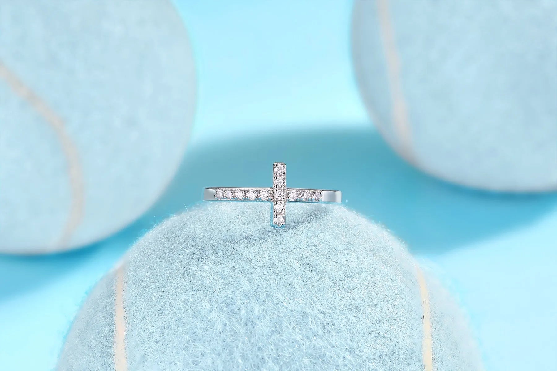 The Holy Light Cross wedding ring set with moissanite stone in gold-plated S925 silver on gift box