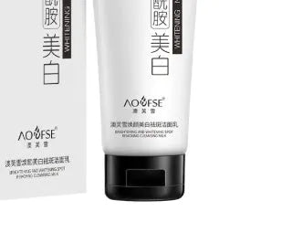 100ml whitening freckle removing facial cleanser in white packaging for universal male female use