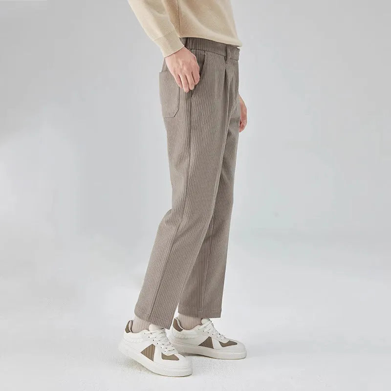 Men's straight-leg corduroy trousers in loose fit with micro-elastic waistband