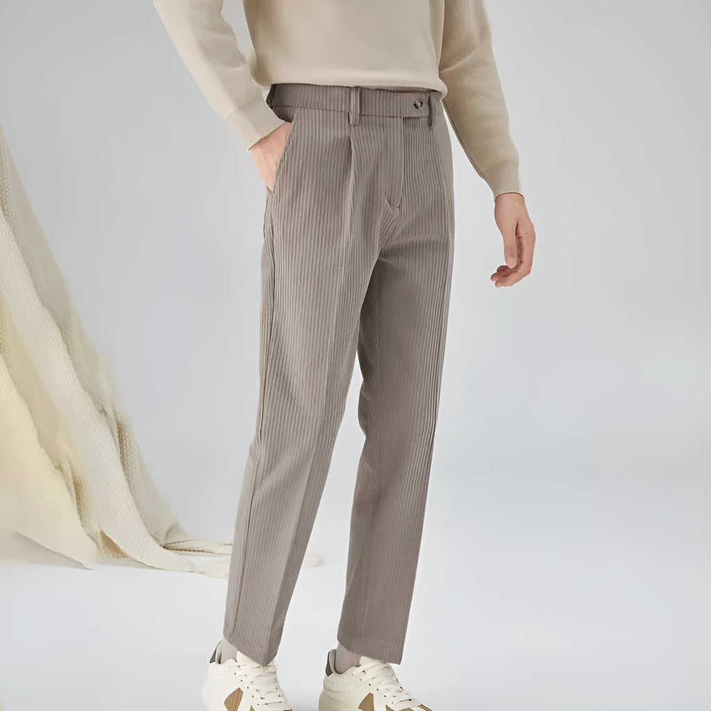 Men's straight-leg corduroy trousers in loose fit with micro-elastic waistband