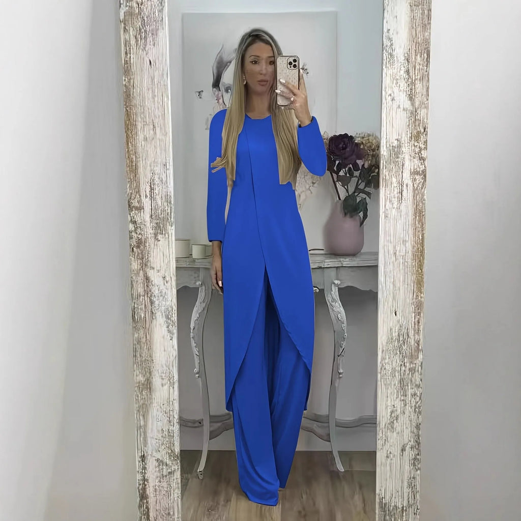 Casual loose-fit two-piece set with a round neck long sleeve top and matching trousers in khaki colour.