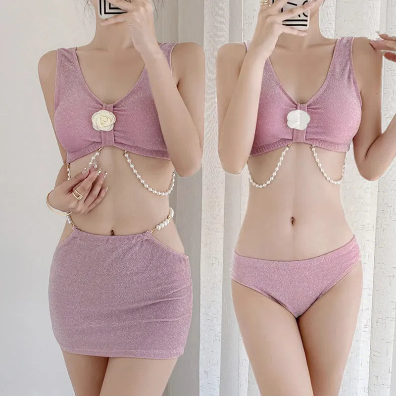Women's three-piece bikini swimsuit in pink or black with backless briefs design