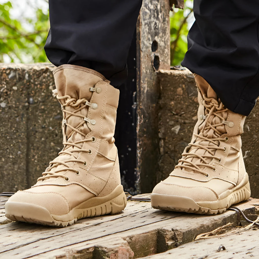 Yulong Combat Boots tactical desert boots in black colour for outdoor climbing and hiking