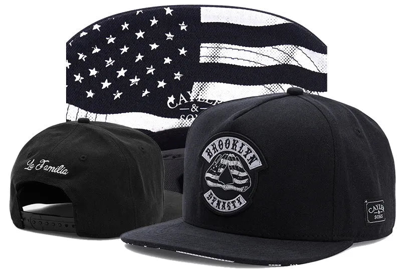 Cotton snapback baseball cap with adjustable back, black colour, side view