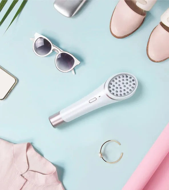 Xpreen wireless acne light therapy device in white with 36 lamp beads and wireless charging base