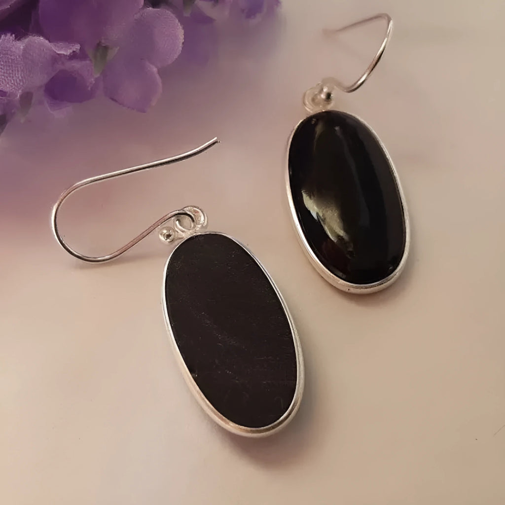 Women's geometric earrings with black oval agate pendant and 925 silver electroplated finish
