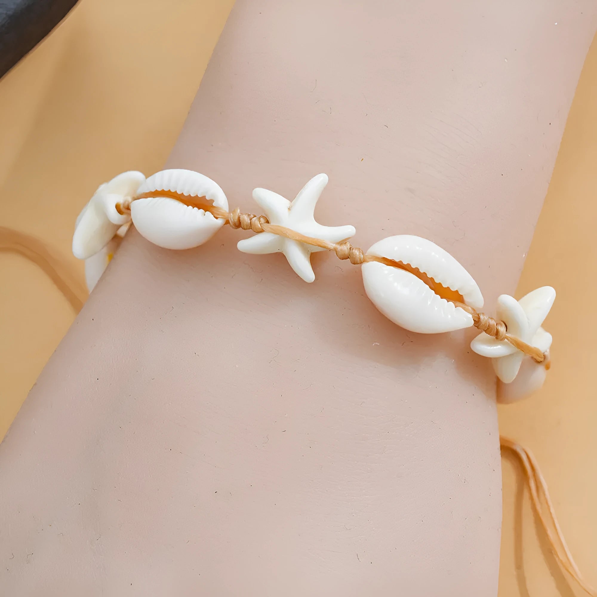 Hand-woven starfish shell bracelet in beige cord, unisex DIY style
