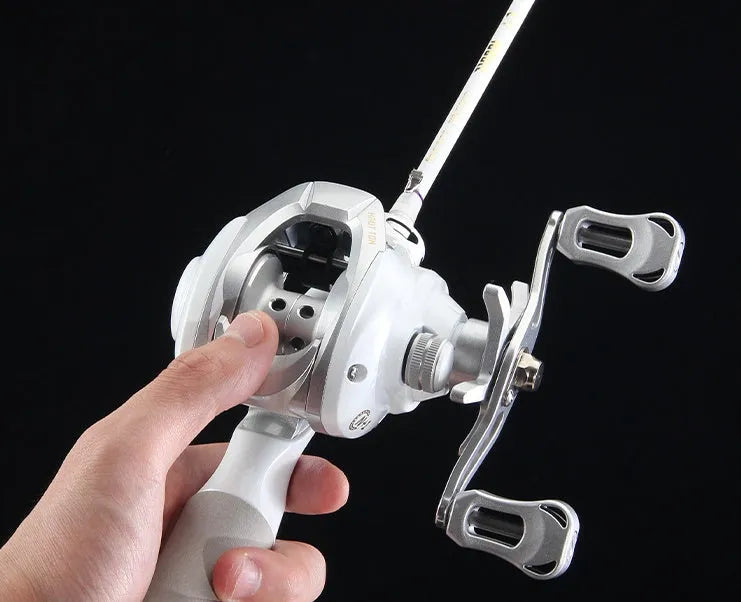 Small white micro drip wheel baitcasting fishing reel with ET Drop Wheel system