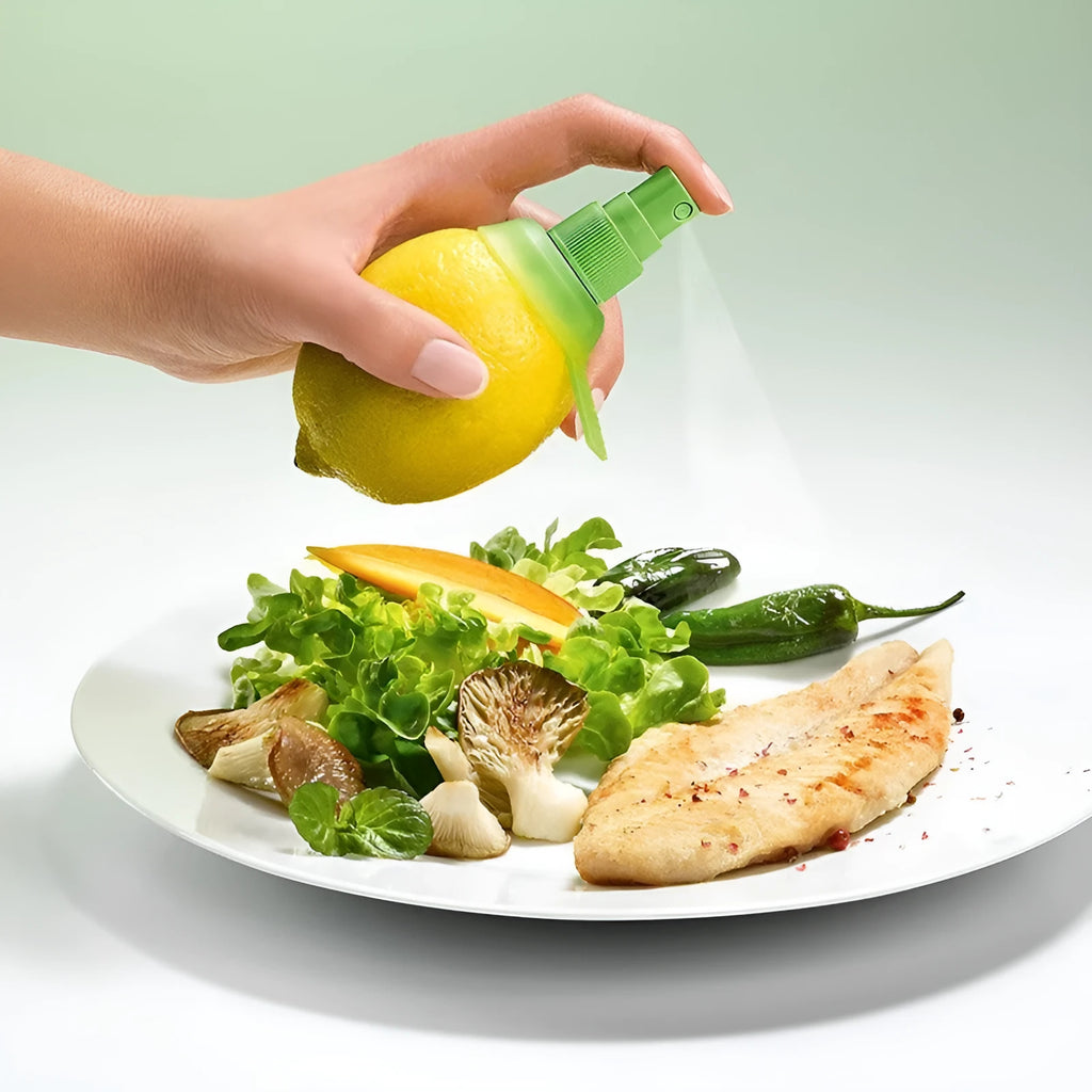 Green lemon sprayer with screw-in nozzle and PVC silicone ring for direct citrus juicing
