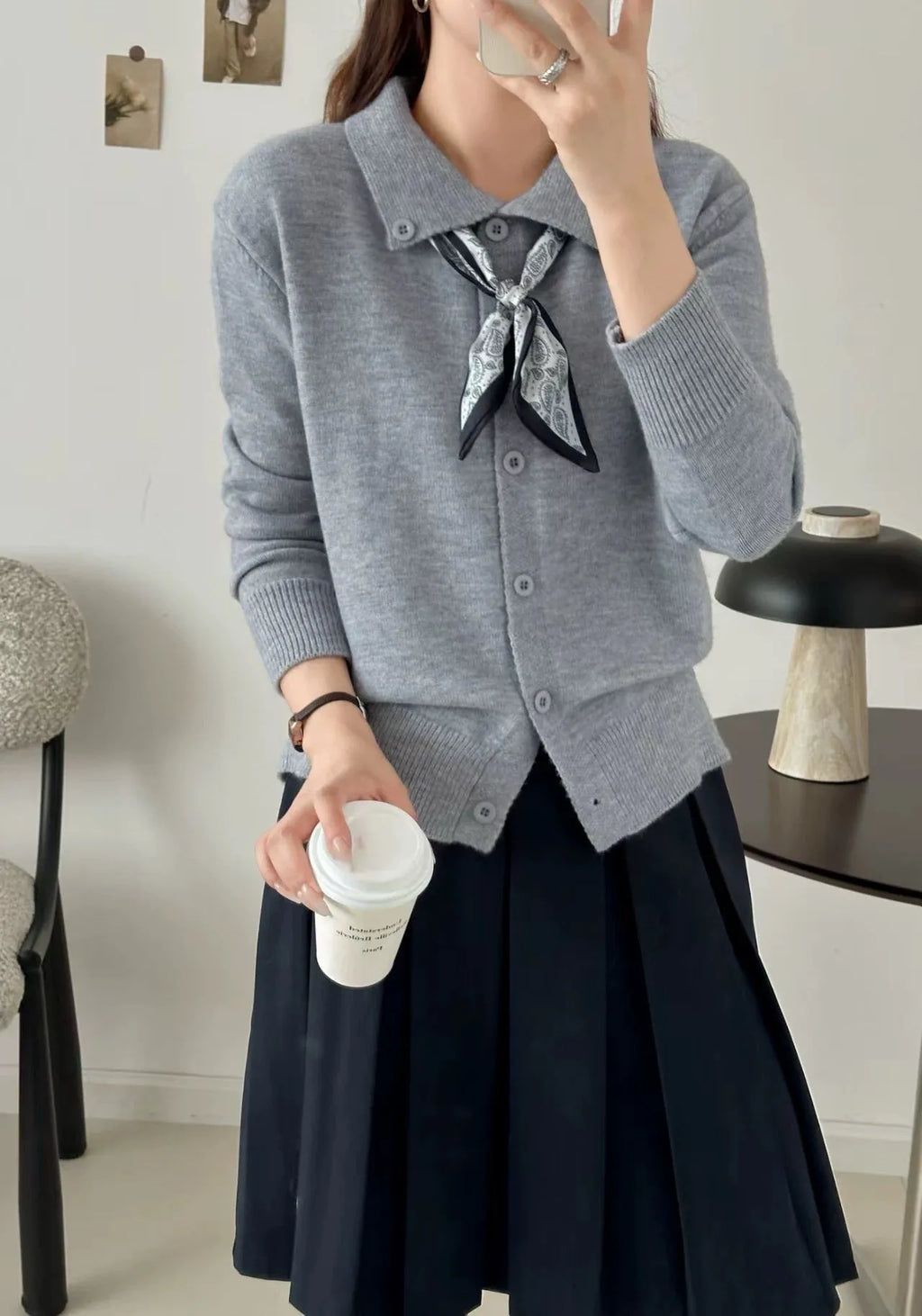 Lapel scarf sweater cardigan in acrylic fibre with splicing detail in beige colour