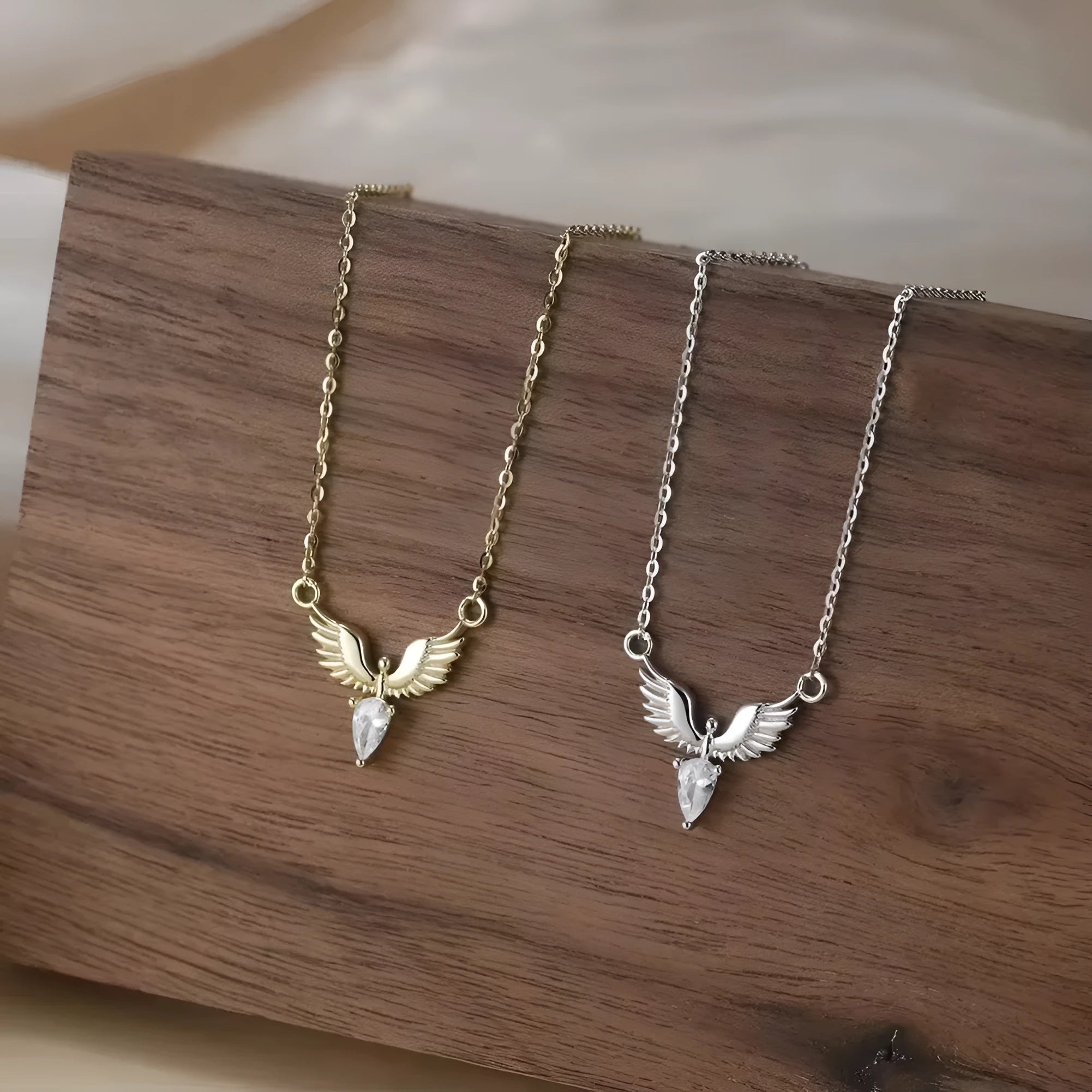 925 sterling silver eagle pendant necklace with adjustable O-ring chain in electroplated white or yellow gold colour