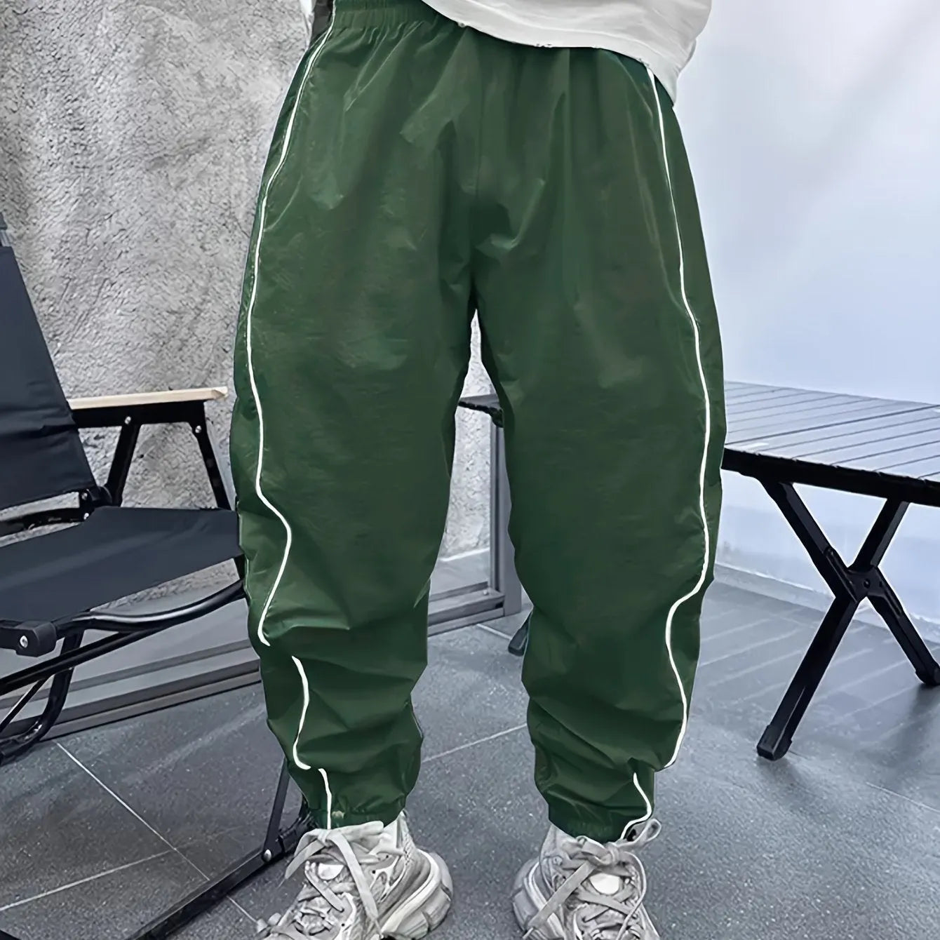 Men's bamboo fibre casual sports pants in loose cropped length with high elasticity