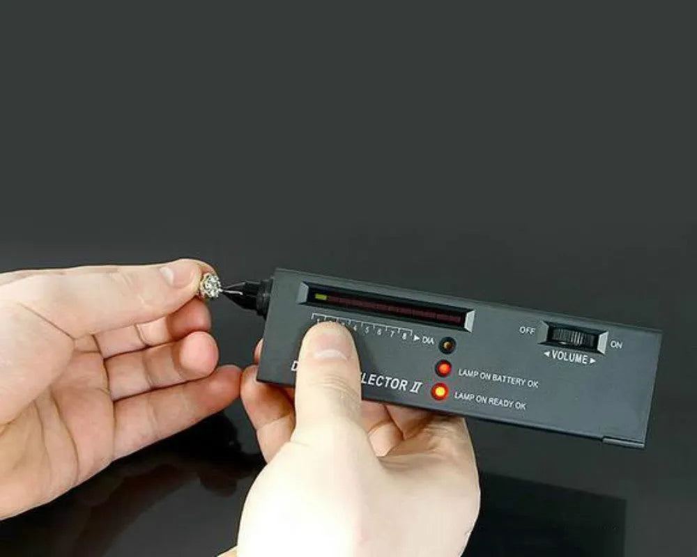 Second generation black diamond thermal conductivity tester with metal probe for gem identification