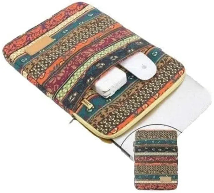 Canvas laptop sleeve for 14-inch laptop in brown colour, British-style design
