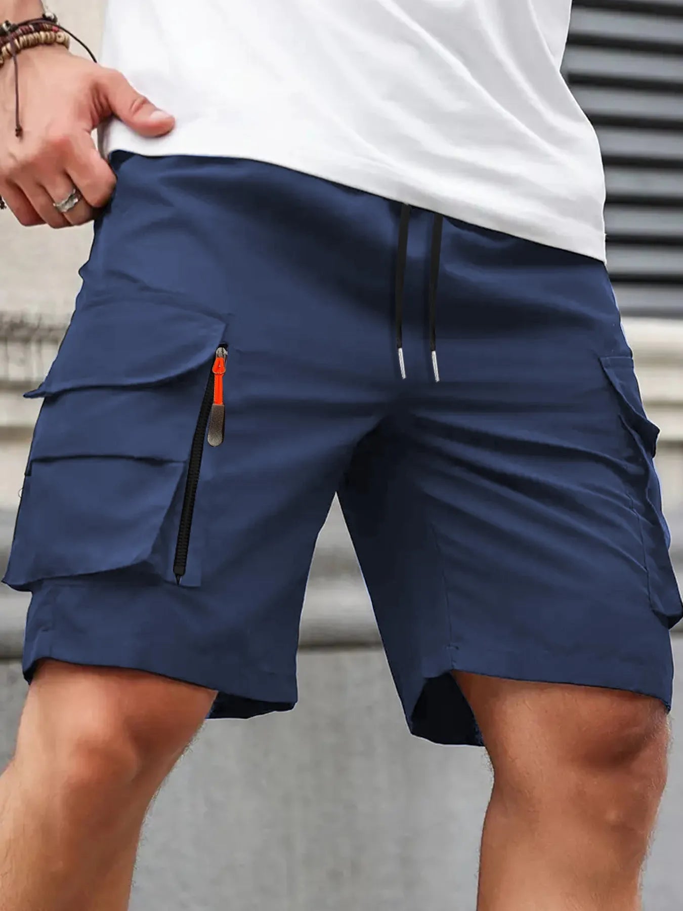 Men's loose cargo shorts in polyester cotton, summer sport shorts with straight-leg design, multiple colour options