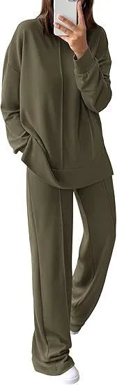 Women's polyester long-sleeve jogging suit in green with matching trousers