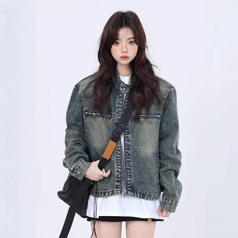 American Vintage distressed denim jacket for women, blue, long sleeves, cotton denim, front view
