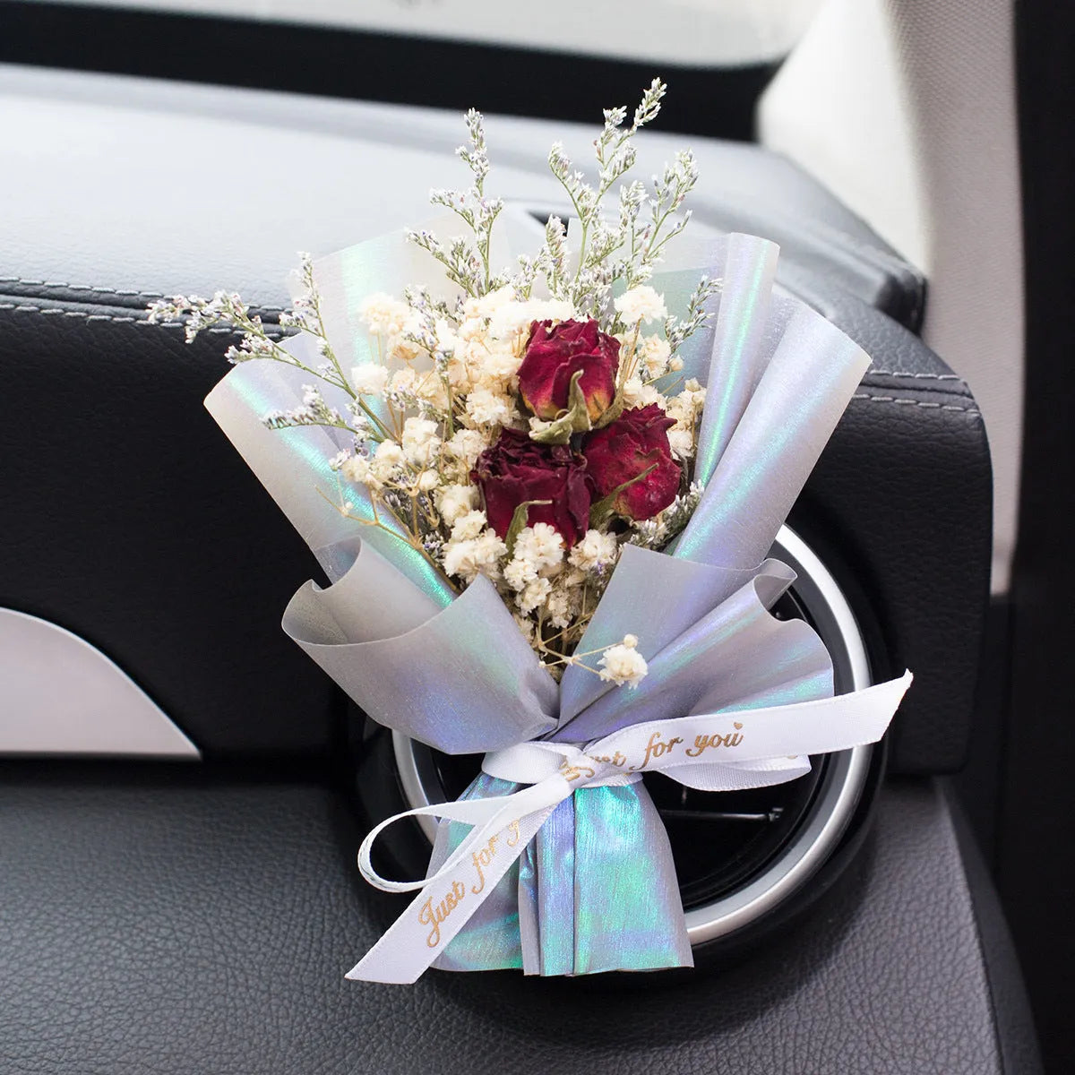 Handmade dried flower car air freshener ornament with scented slice on car vent