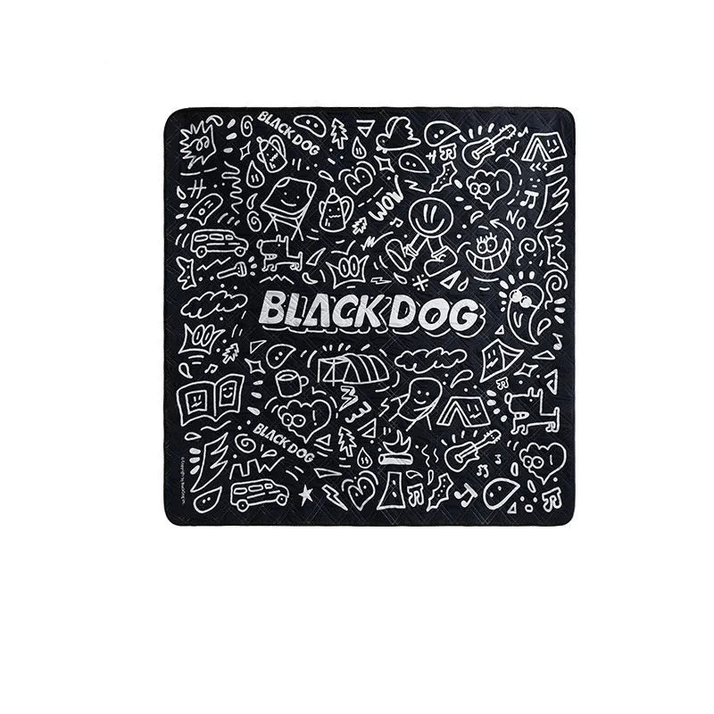 Thickened outdoor picnic mat in Night Black on grass, 200x200cm polyester fibre moisture-proof ground cover