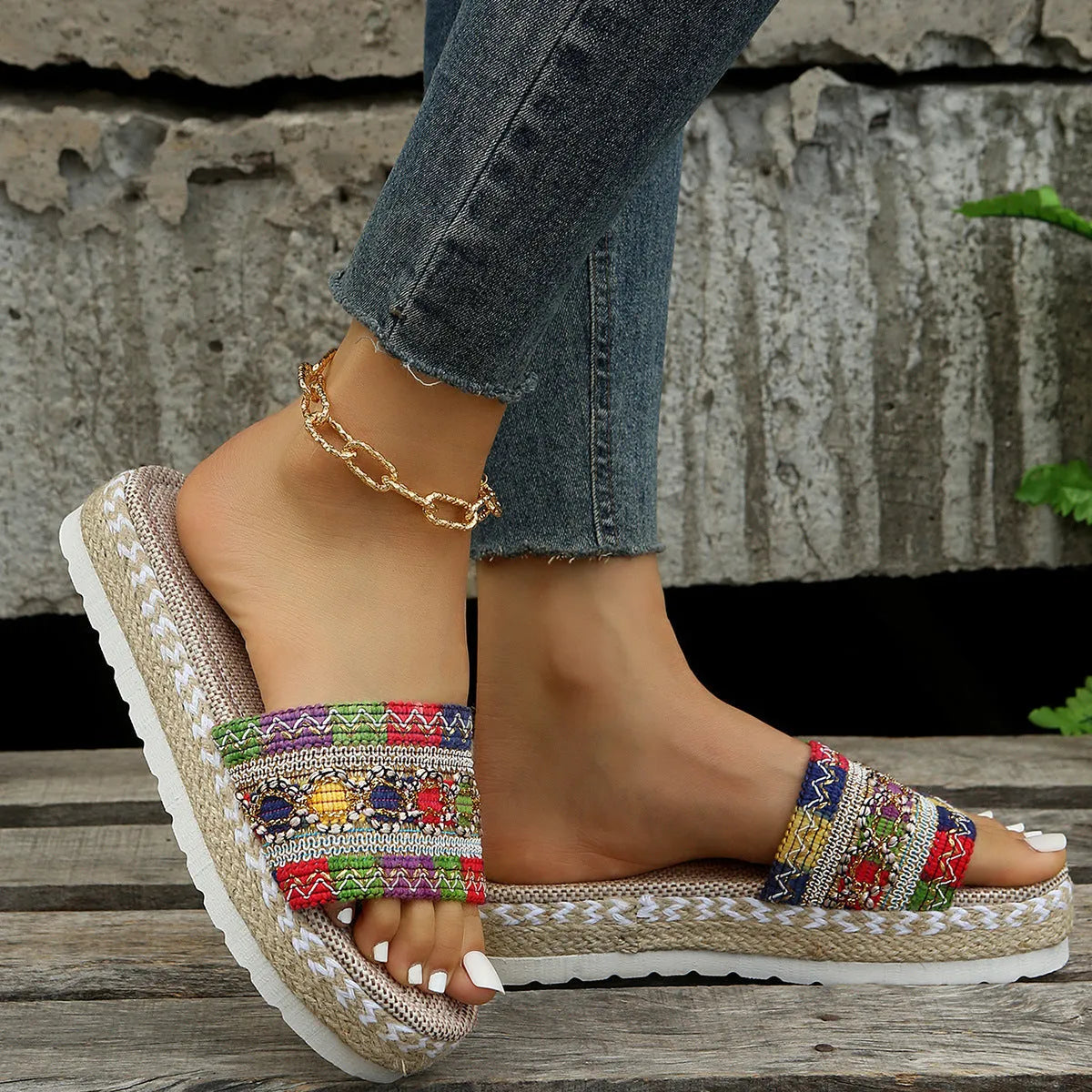 Ethnic style women's thick soled fish mouth slippers with hemp rope detail on PU upper in khaki colour