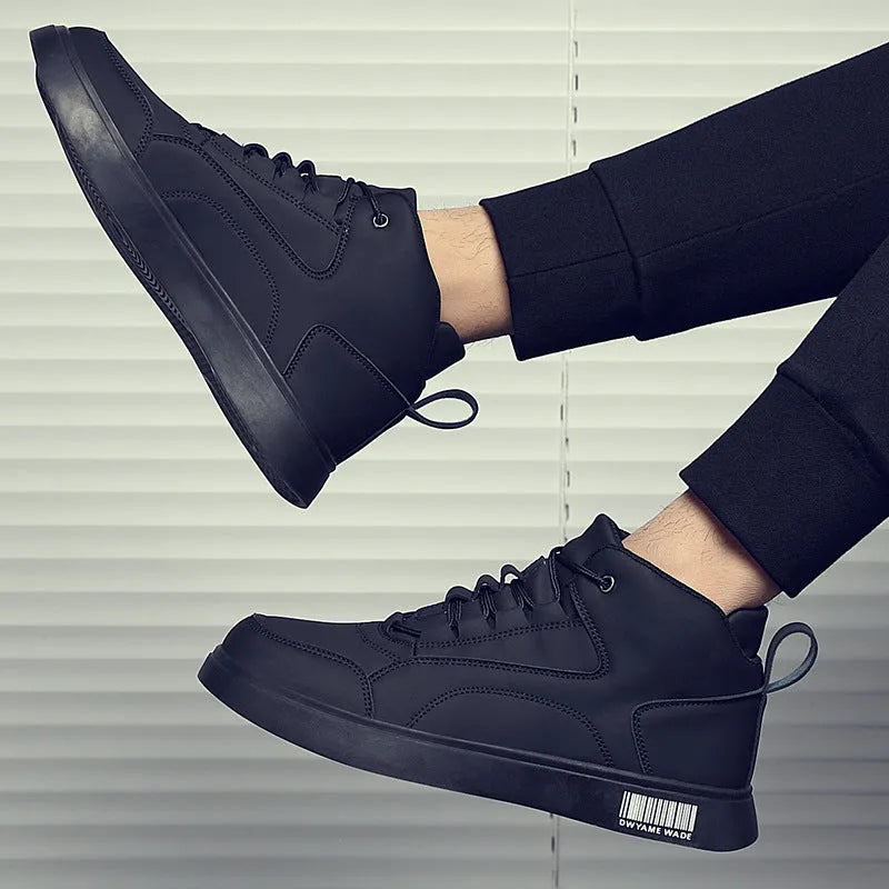 Men's white low-heel casual lace-up shoes with round toe and rubber sole.