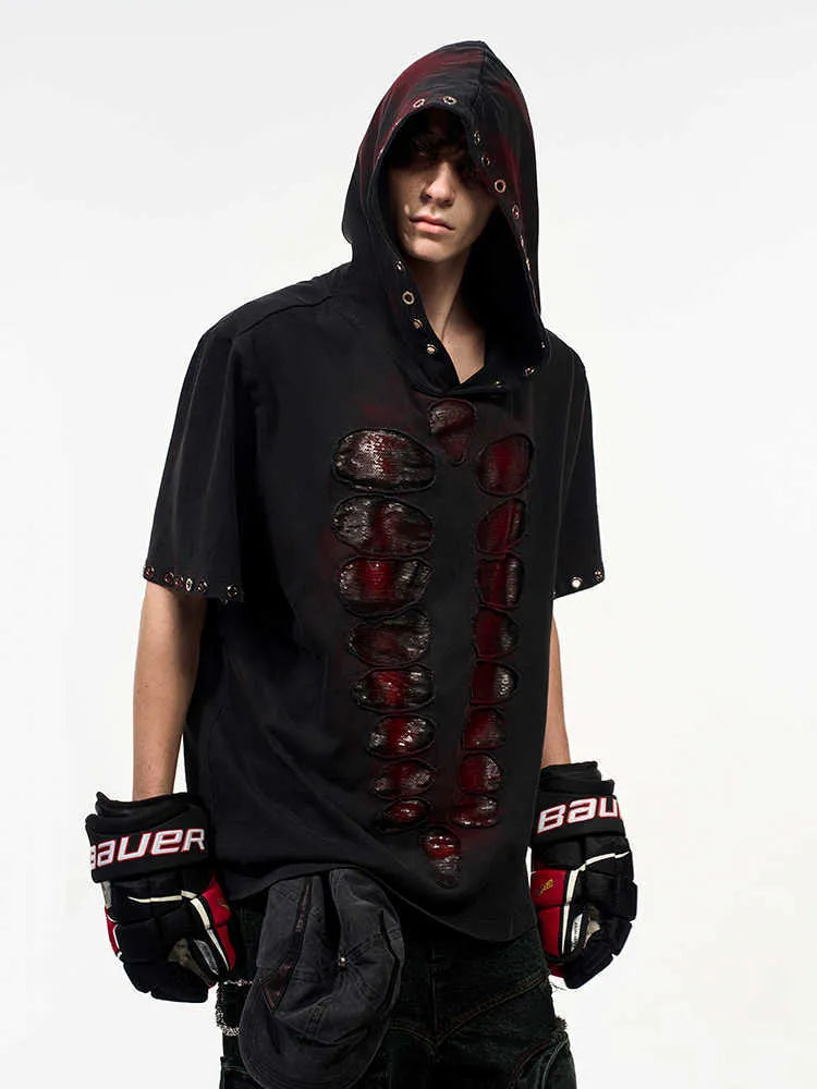 Black men's hooded short-sleeve T-shirt with sequin details and a loose-fitting silhouette.