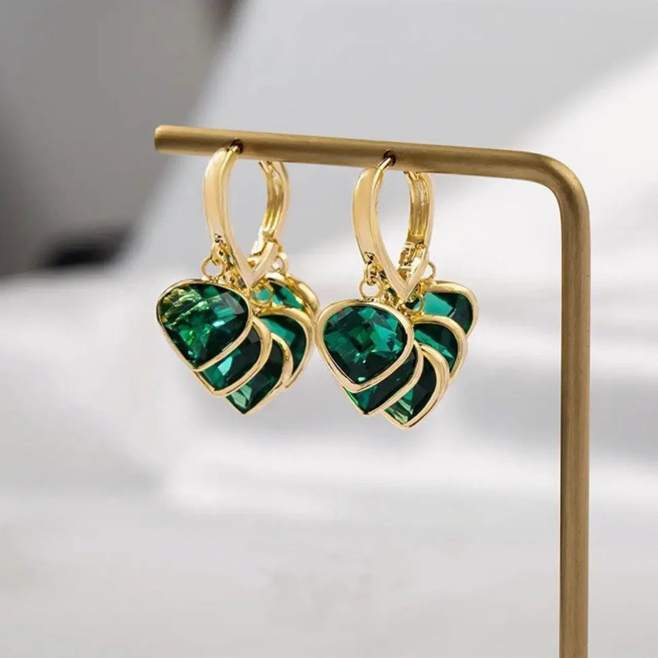 Korean style green heart pendant glass ear clip earrings with alloy inlay artificial gemstone details