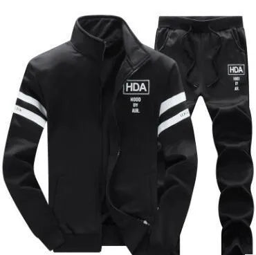 New men's sweatshirt jacket in black with crew neck and long sleeves.