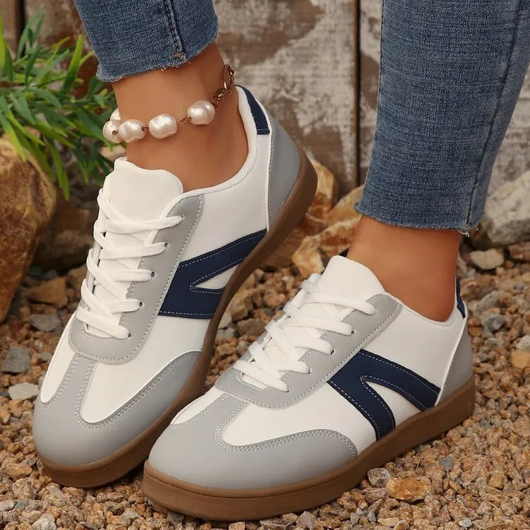 Blue women's low-top hiking shoes with artificial PU upper and rubber sole