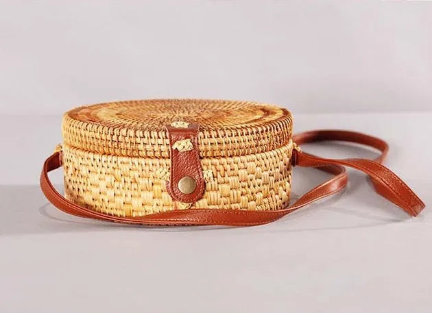 INS CHIC handmade rattan crossbody bag, circular bohemian style, 20cm diameter, with leather strap