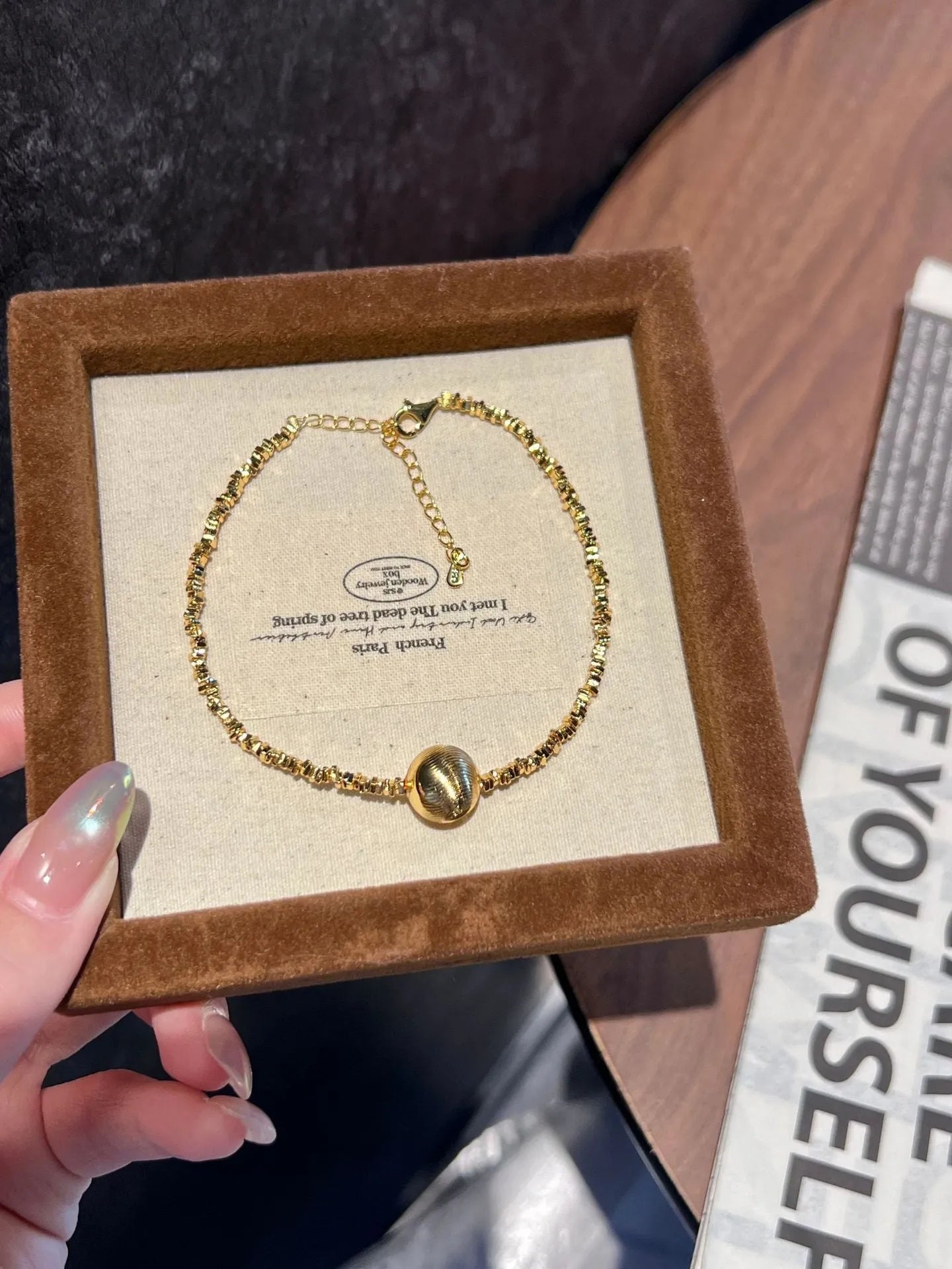 Unisex retro gradient cateye necklace and bracelet set in gold finish with broken silver cat eye accents