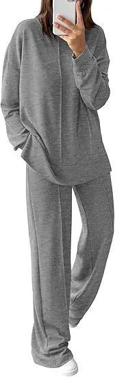 Women's polyester long-sleeve jogging suit in green with matching trousers