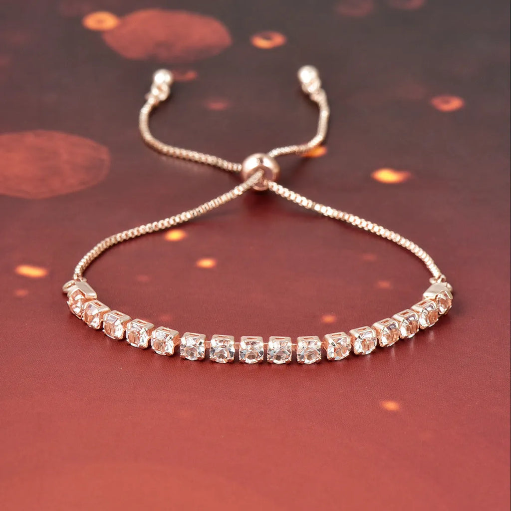 Micro-studded claw chain simple bracelet in metal with electroplated finish, unisex geometric round and dot stud design.