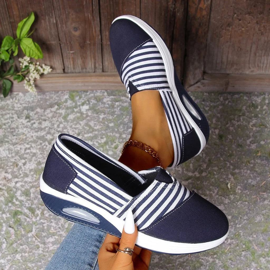 Women's striped canvas casual shoes in blue with flat platform heel and round head
