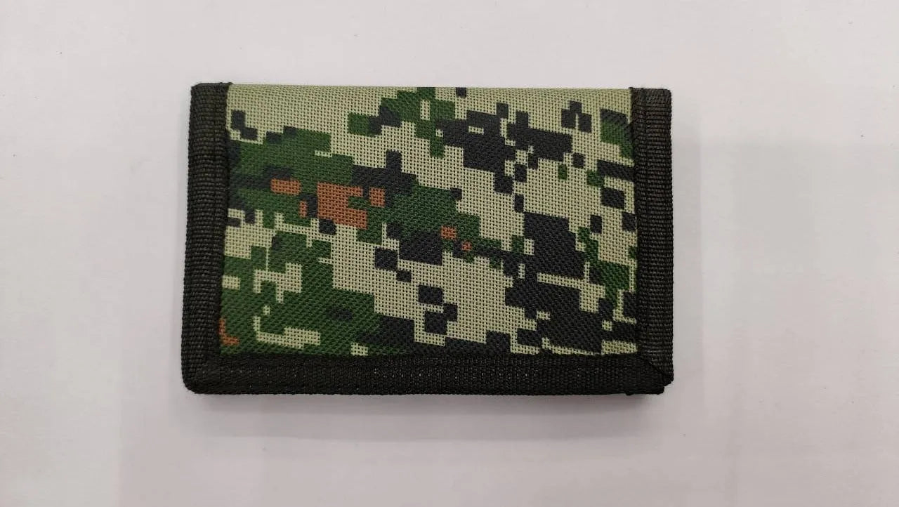 Short style camouflage cloth bank card purse with polyester lining and USB interface