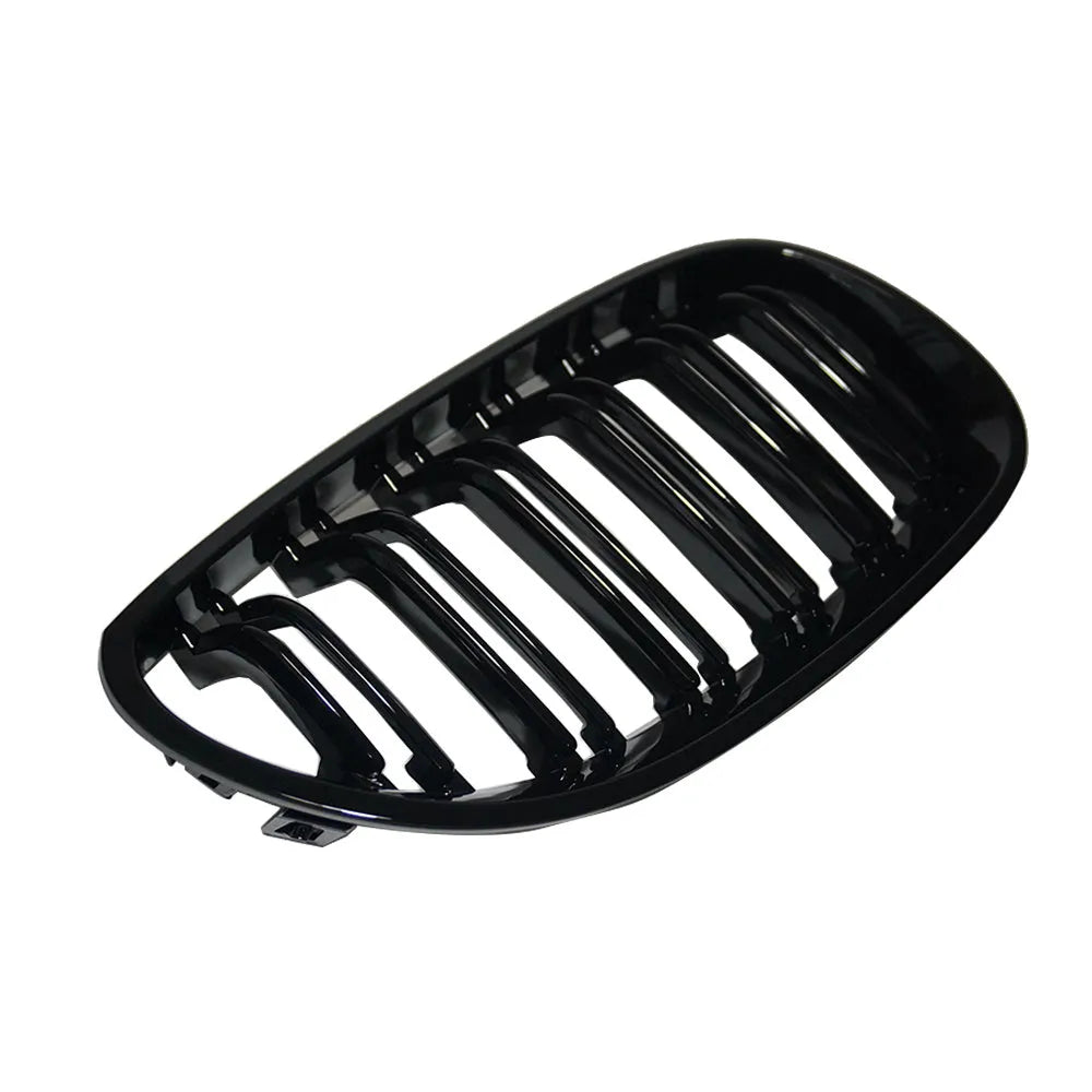 Pair of black ABS carbon fibre texture front grilles for BMW 5-Series E39 E60 E66 models.