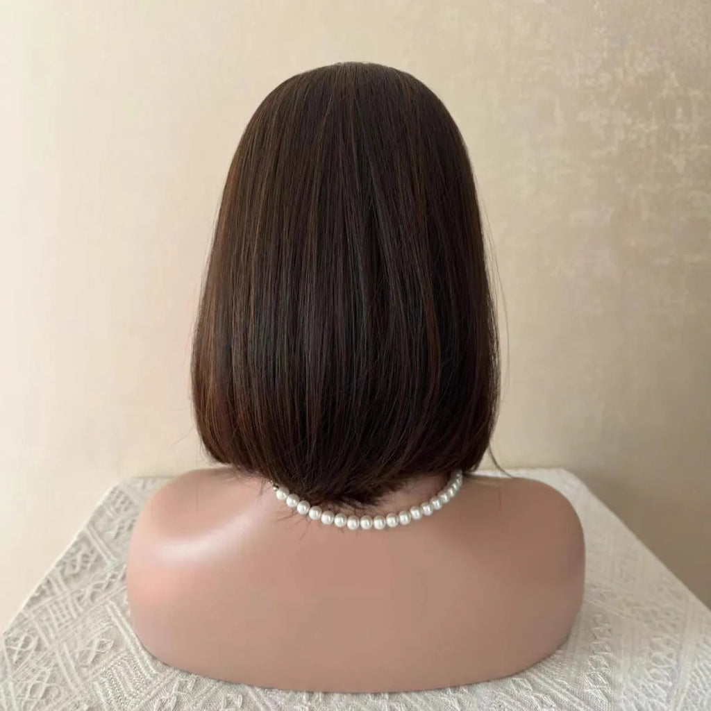 Lady's brown lace wig with inner layer gradient and middle part