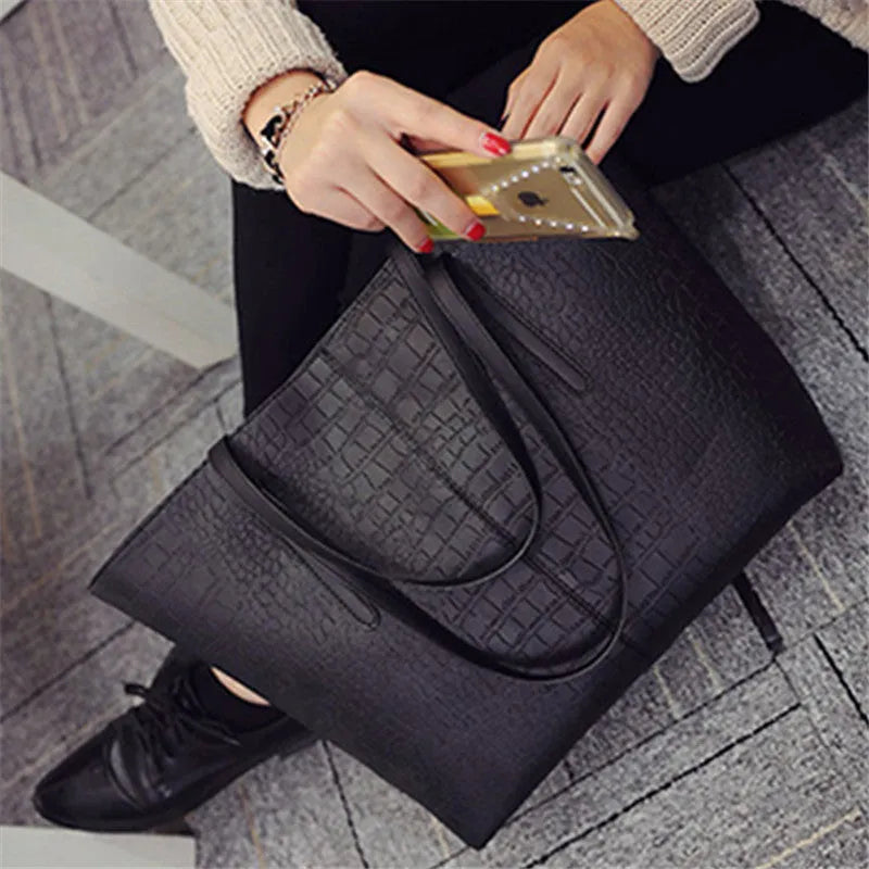 European simple fashion shoulder bag for women in black or grey for spring summer 2021