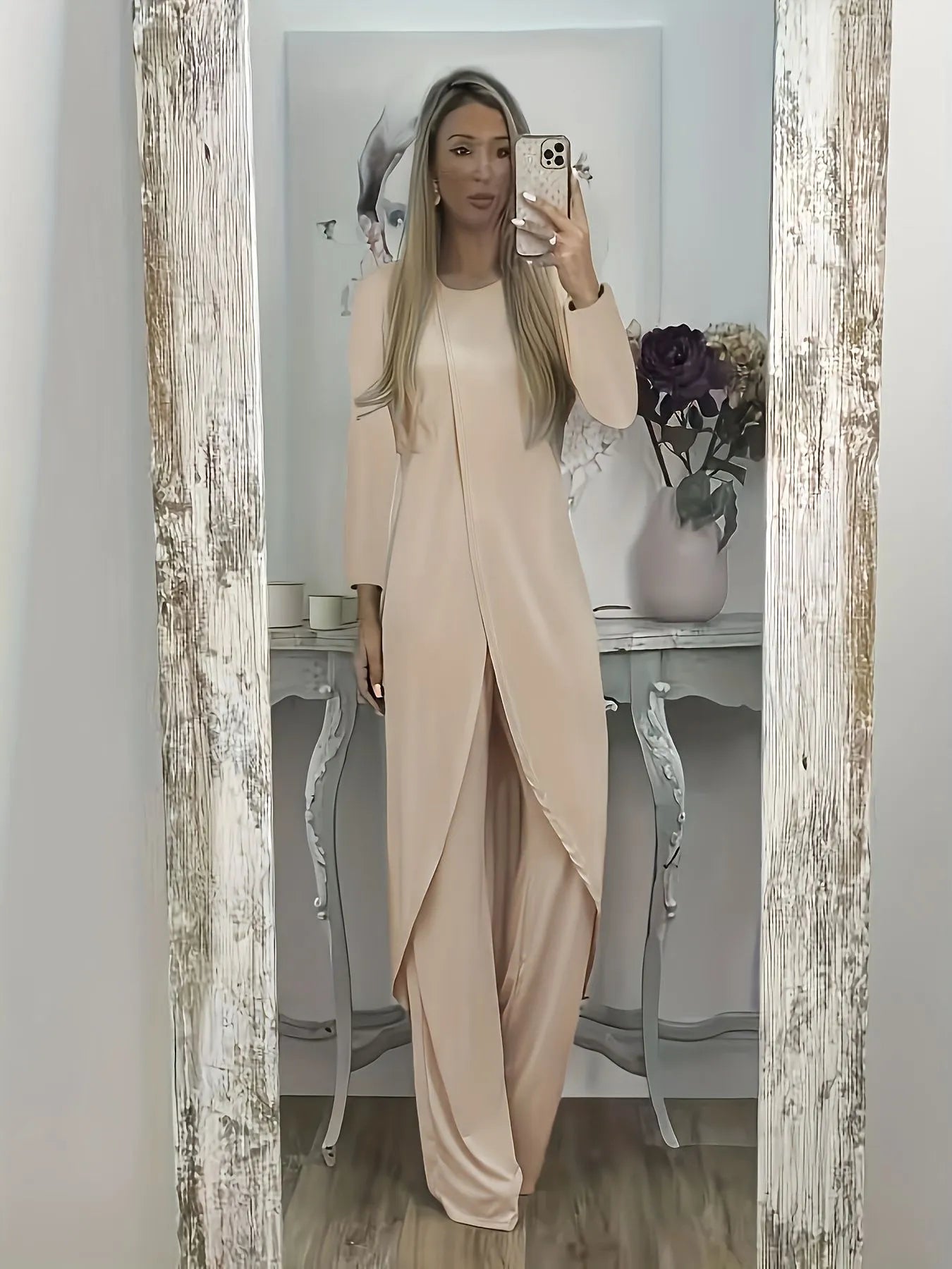Casual loose-fit two-piece set with a round neck long sleeve top and matching trousers in khaki colour.